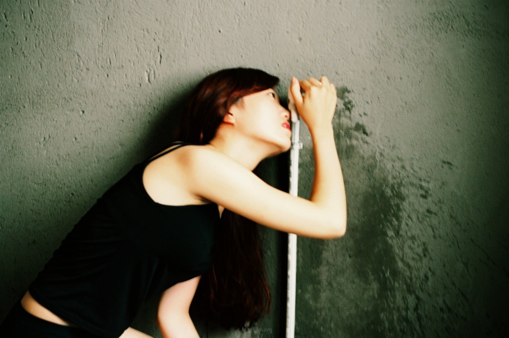 《红与黑》— 毛坯房里的少女