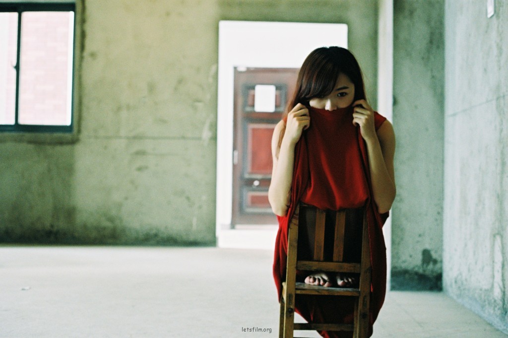 《红与黑》— 毛坯房里的少女