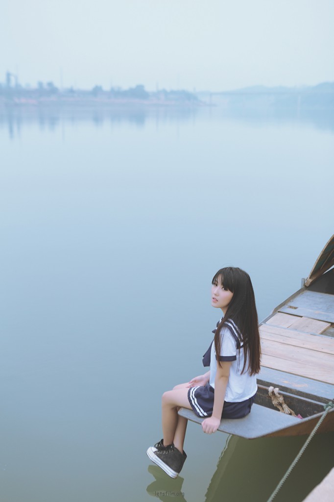 耳边是张悬 右边是你