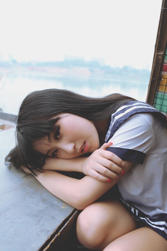 耳边是张悬 右边是你