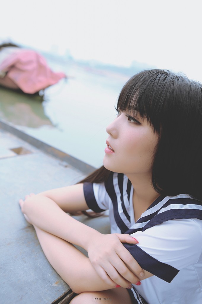 耳边是张悬 右边是你