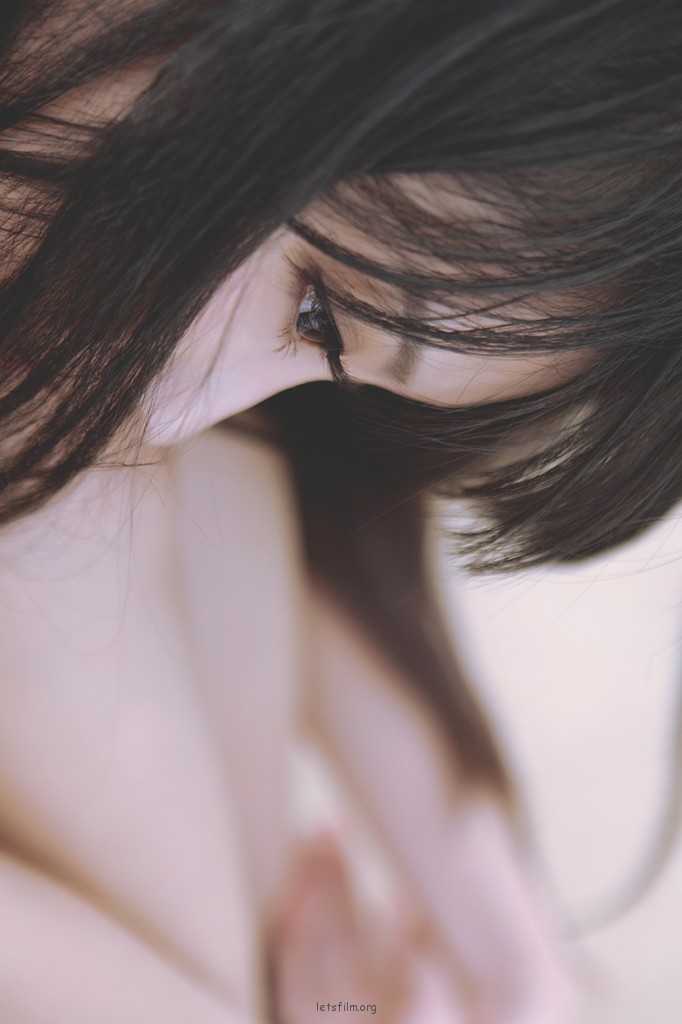 耳边是张悬 右边是你