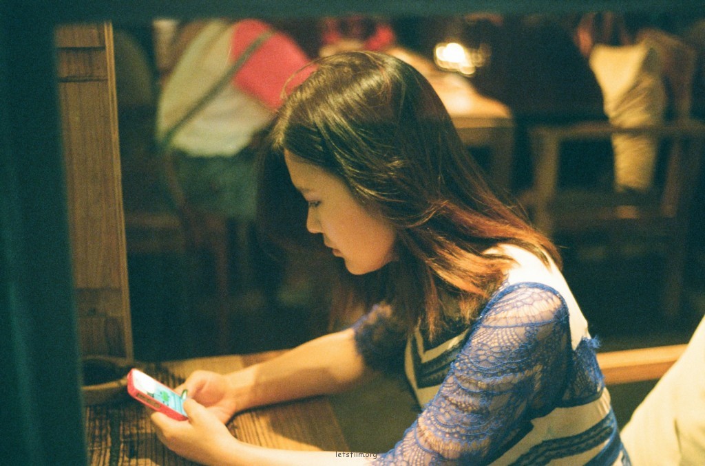 小V