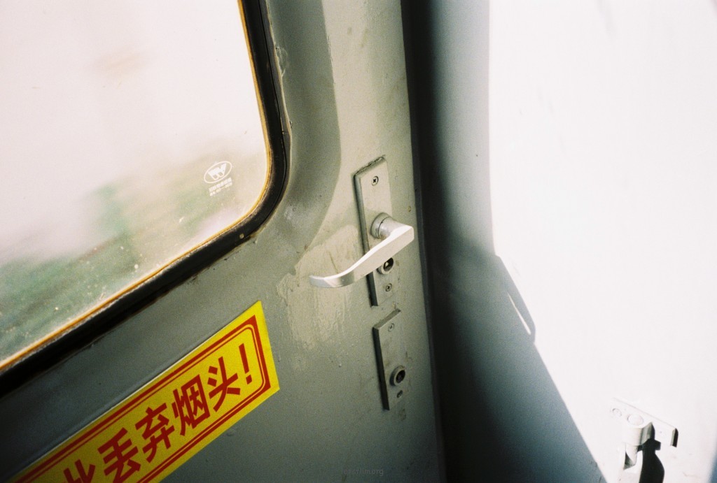 【逛吃逛吃】为生活奔波，两地来回。 #家传Olympus傻瓜机，反正不是miu2 kodak profoto100#