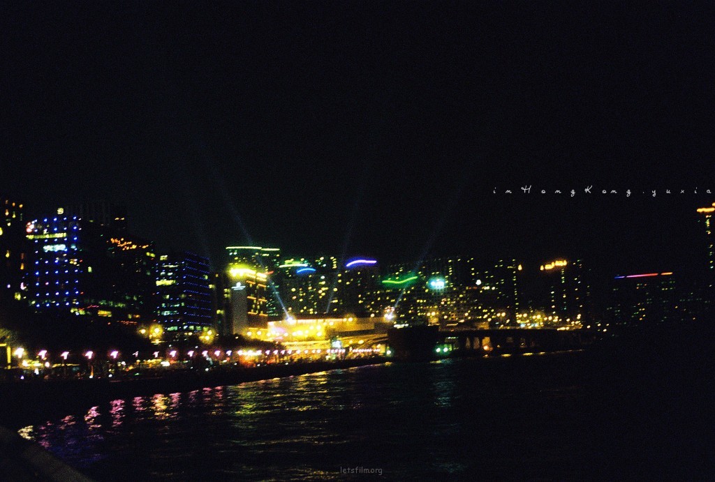 越夜越美的香港