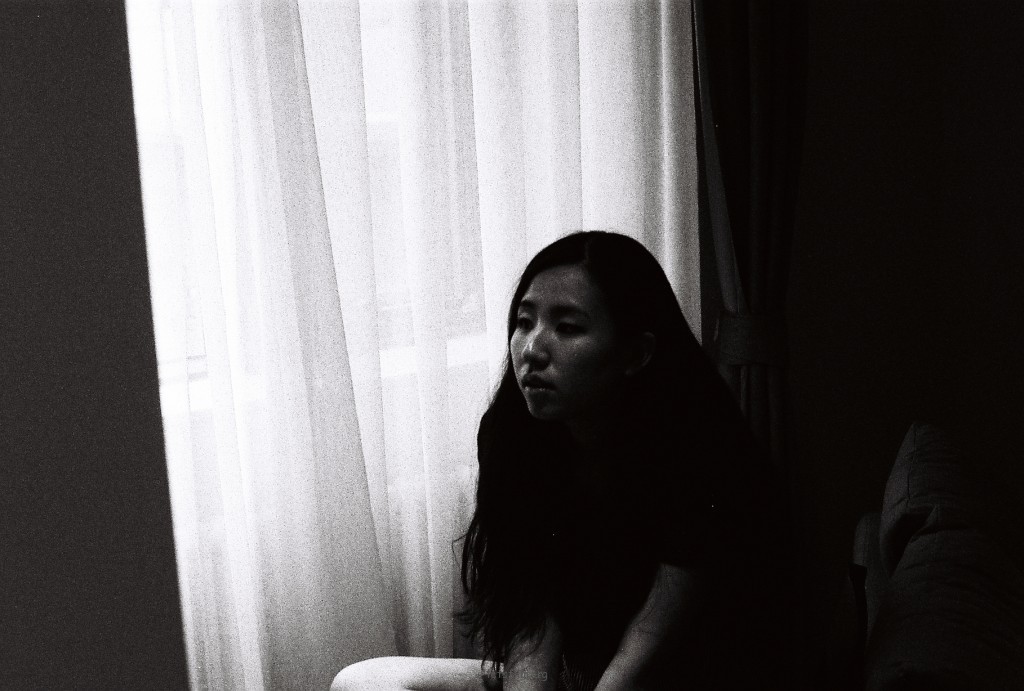 她