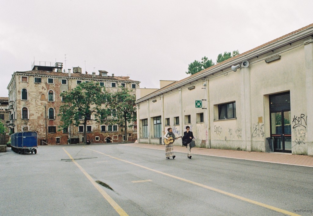 01 X700 Solaris 200 09