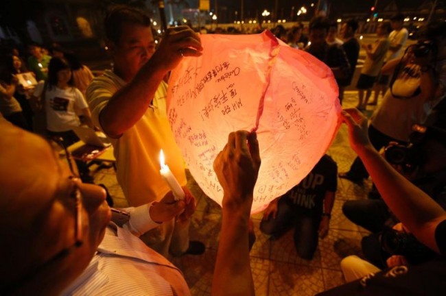 search-continues-missing-malaysia-airlines-plane-15