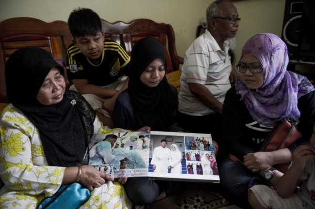 search-continues-missing-malaysia-airlines-plane-16