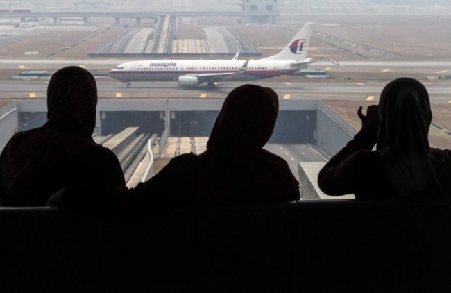 search-continues-missing-malaysia-airlines-plane-2